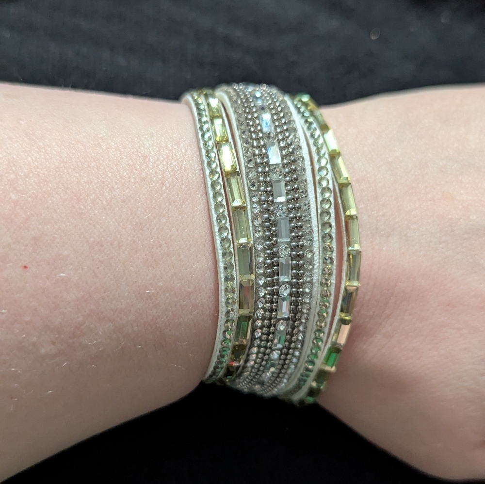 Silver Tone White Leather Clear Rhinestone Snap Style Statement Bracelet